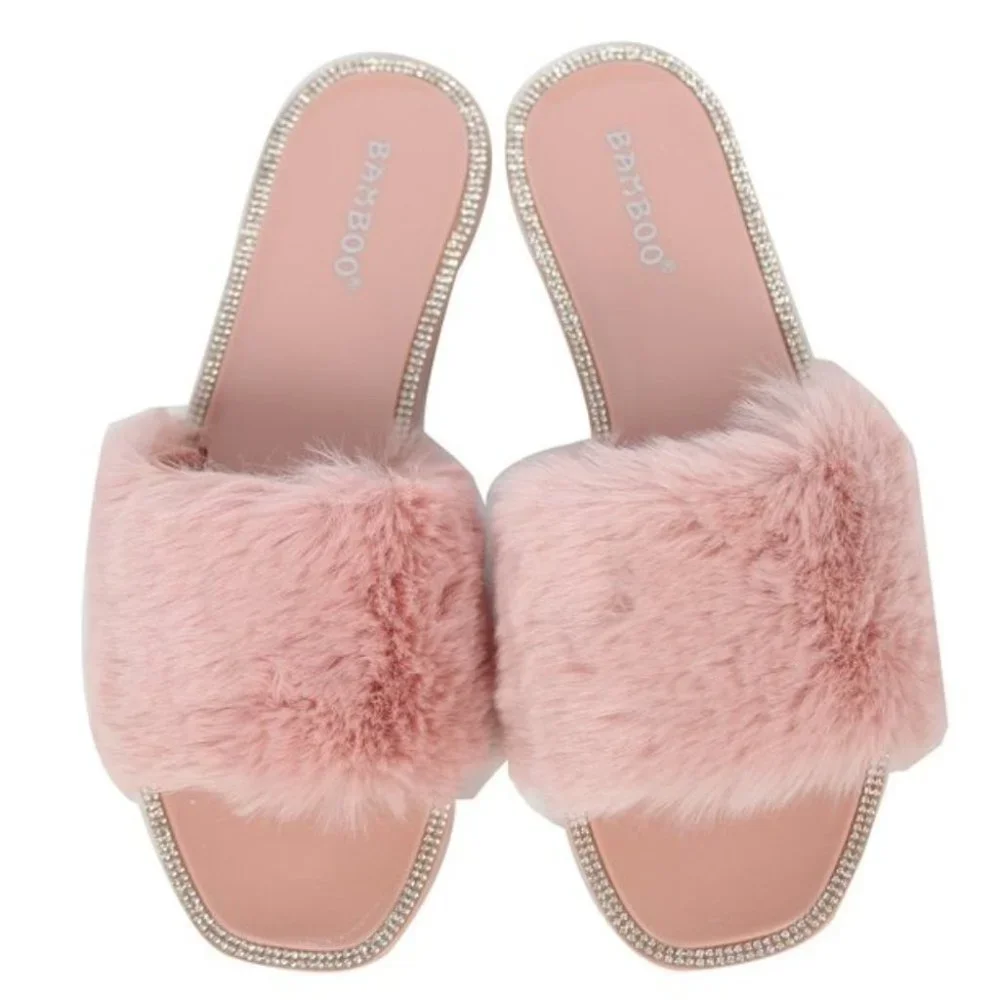 NWT!! Women's Blush Faux Fur Rhinestone Jelly Sandal - Picture 2 of 3